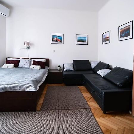 Bumblebee Apartment With Ac Будапеща Екстериор снимка