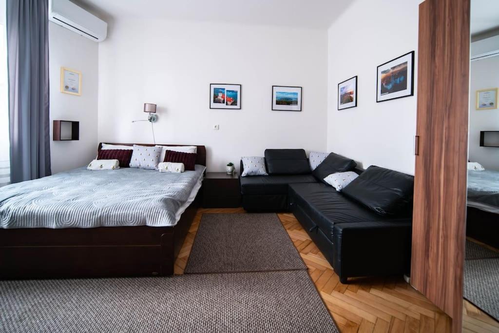 Bumblebee Apartment With Ac Будапеща Екстериор снимка