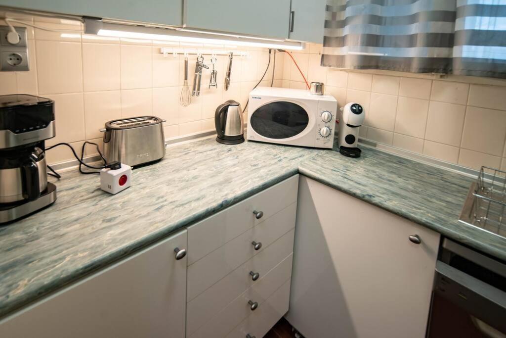 Bumblebee Apartment With Ac Будапеща Екстериор снимка