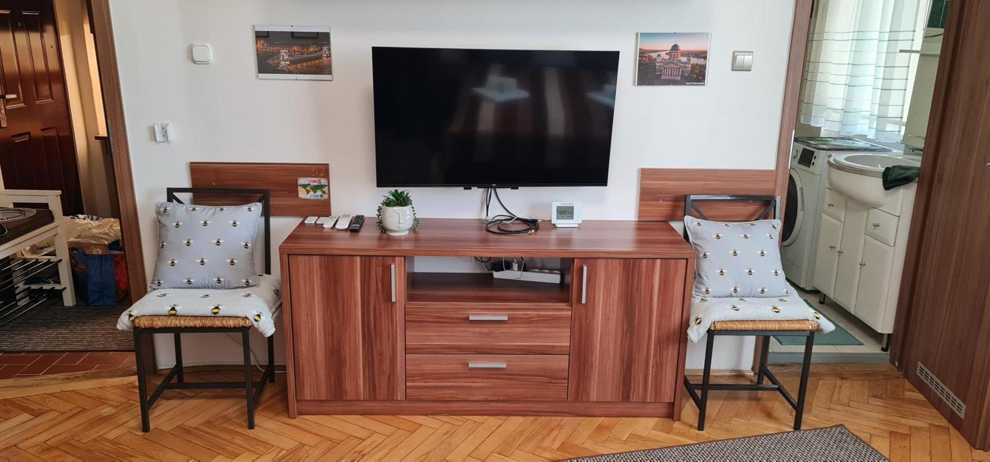 Bumblebee Apartment With Ac Будапеща Екстериор снимка
