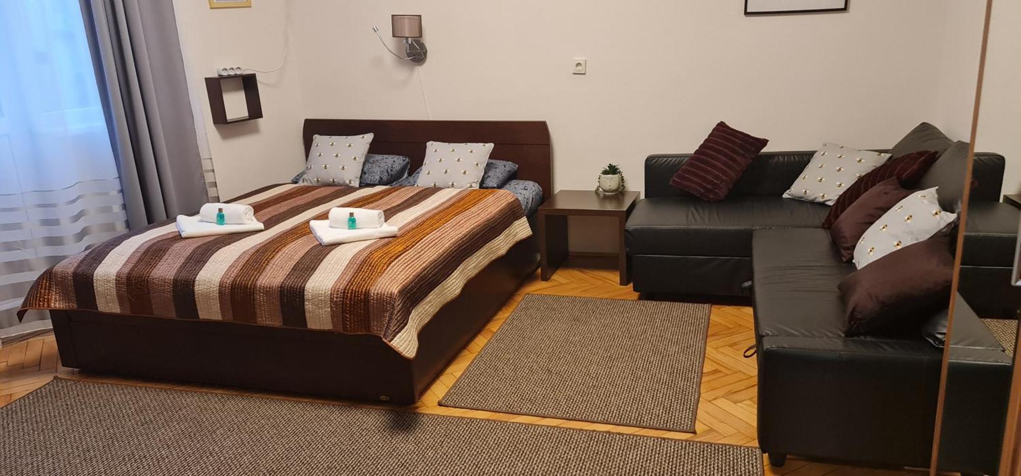 Bumblebee Apartment With Ac Будапеща Екстериор снимка