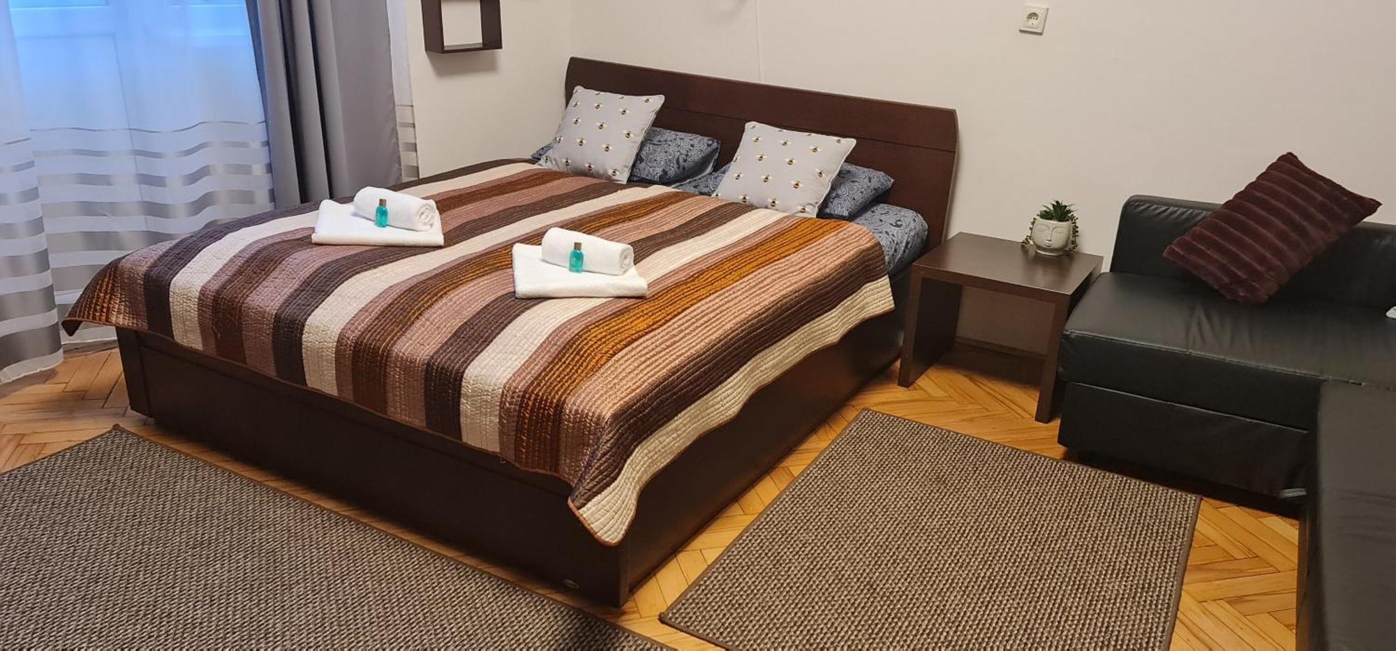 Bumblebee Apartment With Ac Будапеща Екстериор снимка